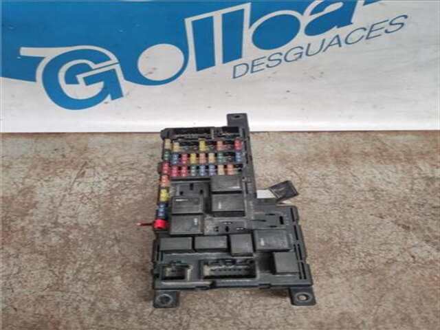 Foto 3ª: Caja Reles Fusibles Volvo S60 2.4 D5 [D 5244 T]