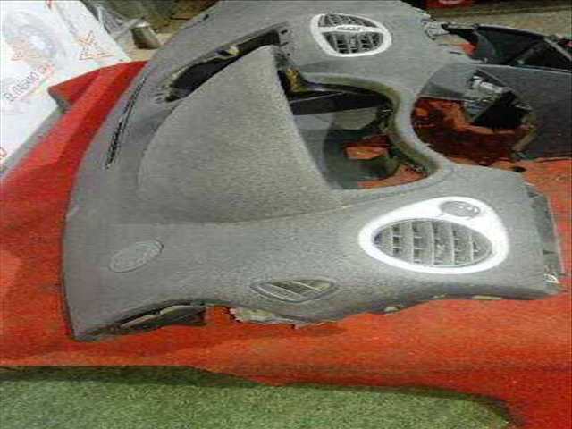 Foto 4ª: Salpicadero Renault Clio BUSINESS 86CV 63KW (2006)