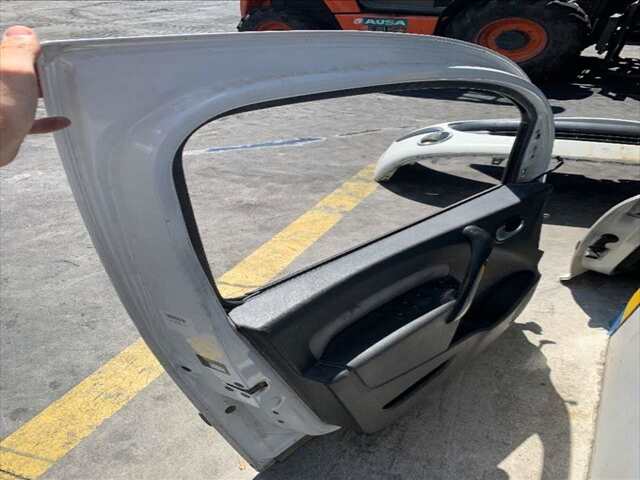 Foto 2ª: Puerta Delantera Izquierda Renault Kangoo 1.5 DCI 110CV [K9K 636] (2015)