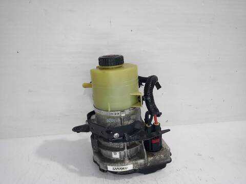 Foto 3ª: Bomba de Direccion Renault Trafic L1H1 2 7T 95CV [R9M413] (2014)