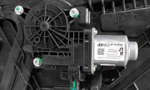 Foto 3ª: Elevalunas Eléctrico Delantero Izquierdo Hyundai i30 TECNO 1 CRDI CAT 1582 CM3) 116CV (2017)