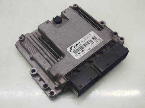 Foto 1ª: Centralita Motor ECU Iveco Daily 33S15 35S15 35C15 146CV 107KW FURGONETA [F1AFL411C] (2014)