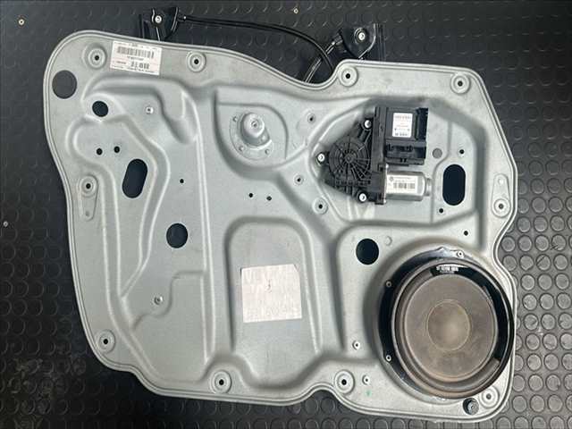 Foto 1ª: Elevalunas Eléctrico Delantero Izquierdo Volkswagen Touran 2.0 TDI [D/BKD] (2005)