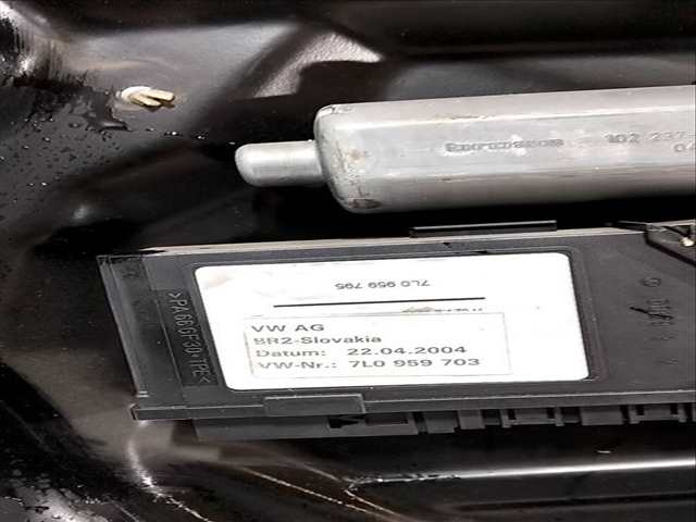 Foto 3ª: Elevalunas Manual Trasero Izquierdo Volkswagen Touareg TDI R5 174CV (2002)