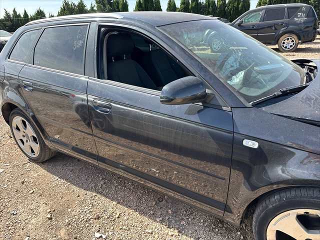 Foto 3ª: Puerta Delantera Derecha Audi A3 2.0 TDI [BKD] (2005)