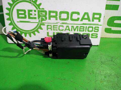 Foto 2ª: Caja Reles Fusibles Peugeot 508 ACTIVE 140CV [8DRHF8] (2011)