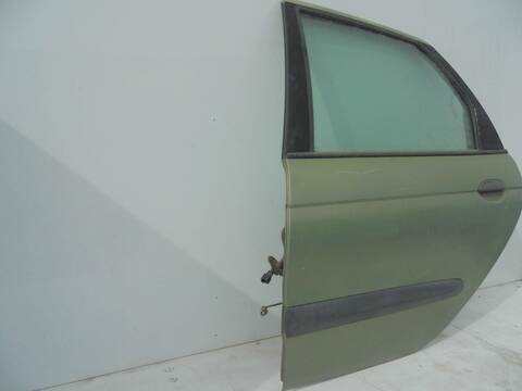 Foto 3ª: Puerta Trasera Izquierda Renault Scenic 1.9 DCI AUTHENTIQUE 80CV 59KW JA..) [F9Q Q7] (2002)