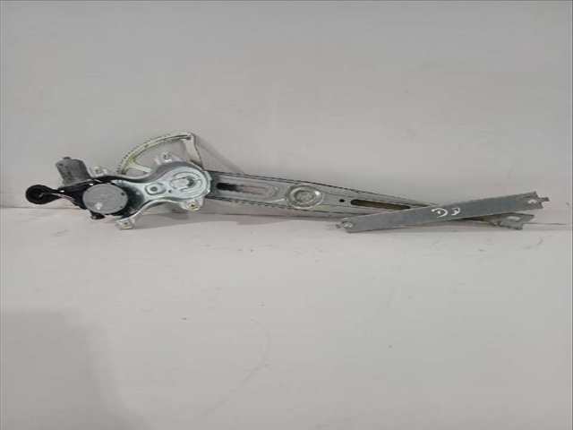 Foto 3ª: Elevalunas Eléctrico Delantero Derecho Toyota Yaris ACTIVE 112CV [2NRFKE] (2017)