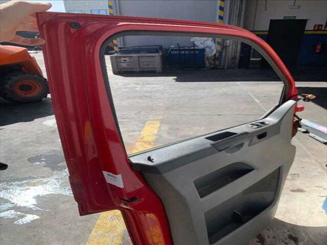 Foto 3ª: Puerta Delantera Izquierda Volkswagen Transporter 1.9 TDI 105CV 0CV FURGON [AXB] (2006)