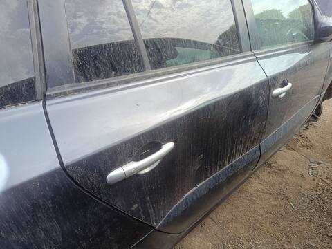 Foto 1ª: Puerta Trasera Derecha Renault Koleos PRIVILEGE 173CV 127KW (2011)