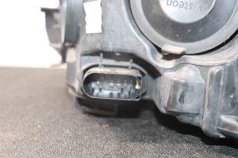 Foto 2ª: Faro Derecho Ford Focus TREND BERLINA (2012)