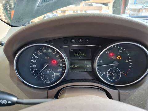 Foto 1ª: Cuadro de Instrumentos Mercedes Clase ML 320 3.0 CDI W164) 224CV 165KW 164.122) [OM642940] (2005)