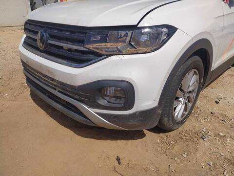 Foto 3ª: Paragolpes Delantero Volkswagen T-Cross 1.0 TSI 110CV 81KW [DLAA] (2023)