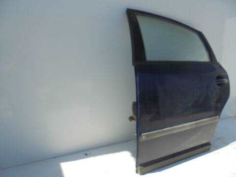 Foto 2ª: Puerta Trasera Izquierda Volkswagen Passat BASICO BERLINA 101CV 74KW [AHL] (1999)