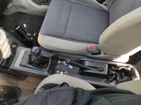 Consola Central Nissan X-Trail YD22 T30)