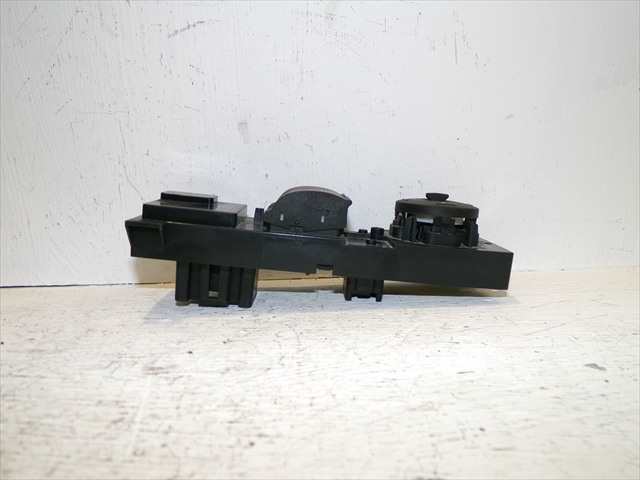 Foto 2ª: Botonera Elevalunas Ford Focus 1.8 TDCI 2008-2011 [KKDA] (2009)