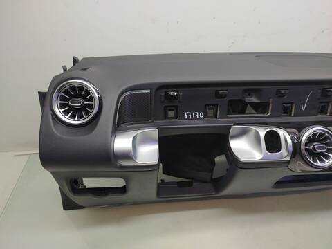 Foto 3ª: Salpicadero Mercedes Clase GLB 200 2.0 D 150CV 110KW AUT. 4MATIC 247.613 [654920] (2023)