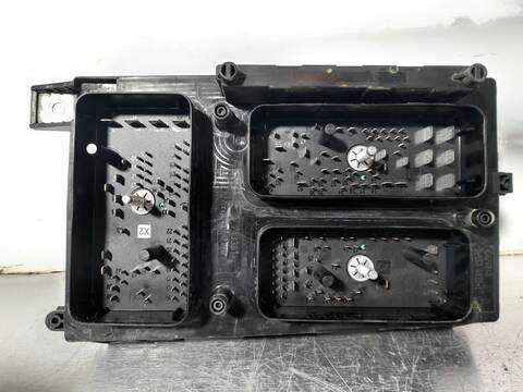 Foto 3ª: Caja Reles Fusibles Opel Astra COSMO 120CV 88KW [Z19DT] (2008)