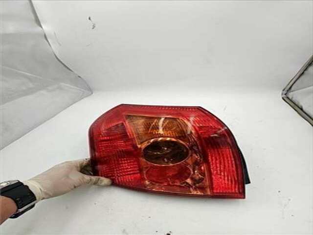 Foto 3ª: Piloto Trasero Izquierdo Toyota Corolla 2.0 D-4D LUNA BERLINA [2.0 LTR. - 85 KW D-CAT] [1CDFTV]