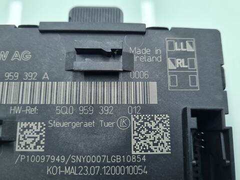 Foto 3ª: Centralita Motor ECU Audi A3 AMBIENTE 150CV 110KW [CRBC] (2013)
