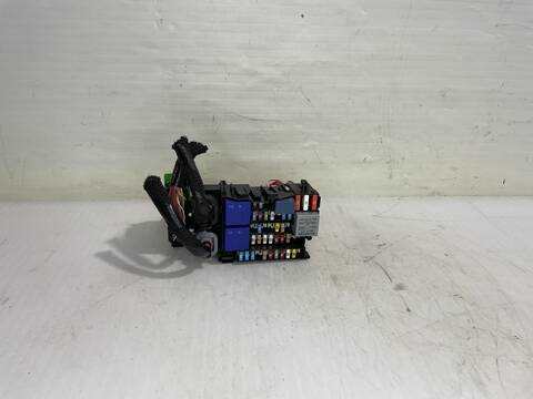 Caja Reles Fusibles Renault Megane D III BERLINA 5P DYNAMIQUE