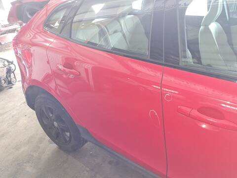 Foto 3ª: Puerta Trasera Derecha Volvo V40 MOMENTUM 114CV 84KW [D4162T] (2015)