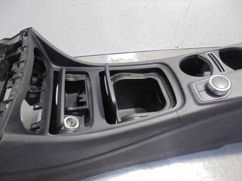 Foto 2ª: Consola Central Mercedes Clase C 160 CLA 220 CDI 117.303) 177CV 130KW [651930] (2015)