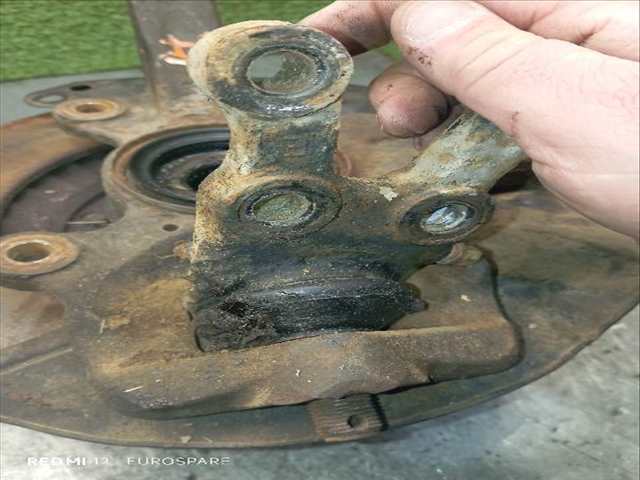 Foto 2ª: Mangueta Delantera Izquierda Mitsubishi L200 2.5 D 4P CAJA ABIERTA [4D56] (1999)