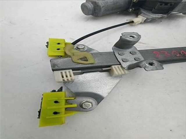 Foto 2ª: Elevalunas Eléctrico Trasero Izquierdo Nissan Qashqai 1.5 TEKNA [1.5 LTR. - 81 KW TURBODIESEL CAT] [K9K]