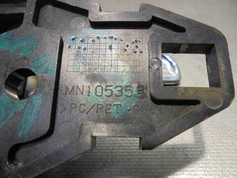 Foto 3ª: Maneta Interior Trasera Izquierda Mitsubishi Grandis 2.0 DI-D CAT 136CV 100KW [BSY] (2008)