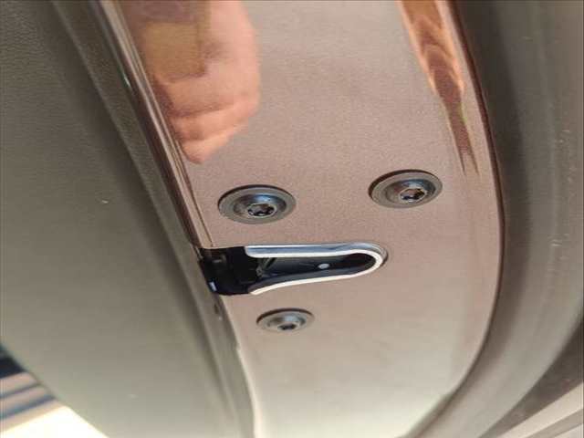 Cerradura Puerta Trasera Derecha Opel Zafira EXCELLENCE 136CV 100KW