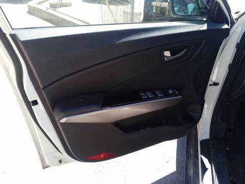 Foto 2ª: Tapizados Cartoneras Ssangyong Tivoli CRYSTAL 4X2 116CV 85KW [673910] (2017)