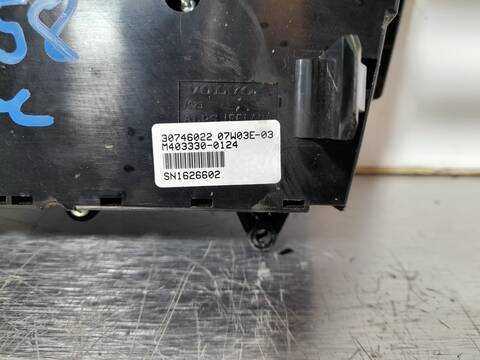 Foto 3ª: Mando Climatizador Volvo XC 70 2.4 DIESEL CAT 185CV 136KW [B5244T] (2007)