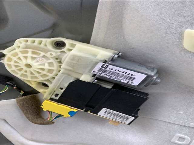 Foto 3ª: Puerta Delantera Derecha Citroen C4 1.6 16V (2006)