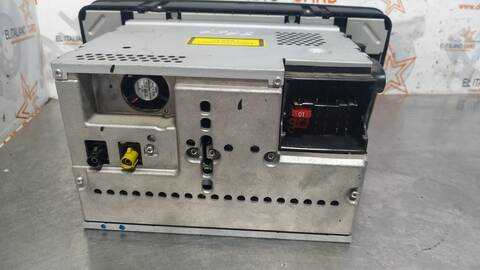 Foto 4ª: Sistema Audio Radio CD Mercedes Clase ML 300 3.0 CDI W164) 224CV 165KW AUT. OM642 [OM642940] (2006)