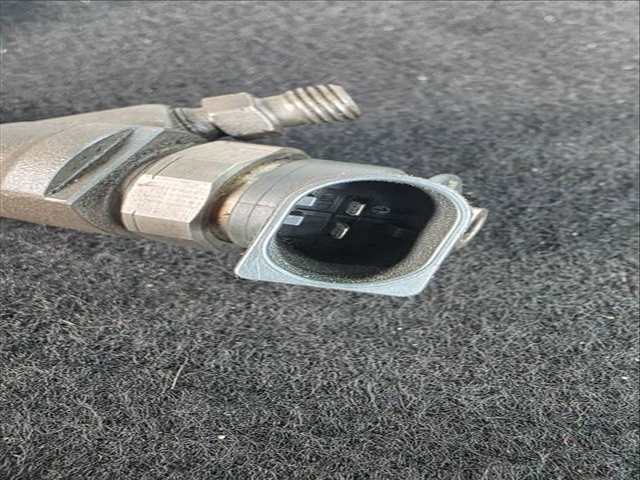 Foto 2ª: Inyectores Bmw Serie 1 120 2.0 D 163CV 120KW (2006)