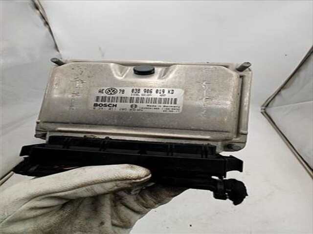 Foto 2ª: Centralita Motor ECU Volkswagen Passat 1.9 HIGHLINE [1.9 LTR. - 96 KW TDI] [AVF]