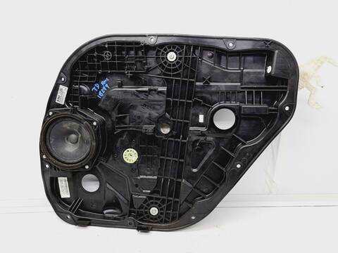Foto 1ª: Elevalunas Manual Trasero Derecho Kia Carens BASIC 116CV 85KW [D4FD] (2018)