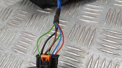 Foto 3ª: Retrovisor Izquierdo Peugeot 208 1.5 BLUEHDI 100 102CV 75KW [YH01] (2021)