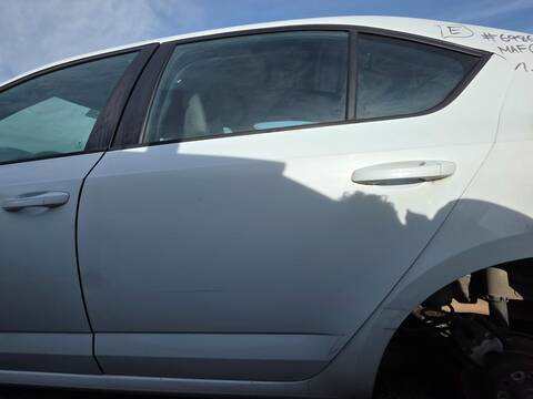 Puerta Trasera Izquierda Skoda Octavia AMBITION 110CV 81KW