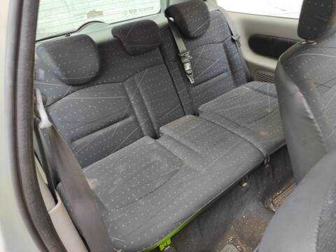 Foto 1ª: Asientos Traseros Renault Clio D7F720 (2002)