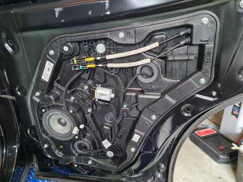 Elevalunas Manual Trasero Derecho Ssangyong Korando URBAN 4X2 149CV 110KW