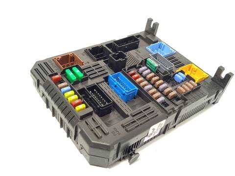 Foto 2ª: Caja Reles Fusibles Citroen C5 1.2 PURETECH 130 ARHNSJ) AIRCROSS 131CV 96KW [HNS (EB2ADTS)] (2020)