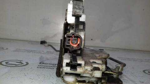 Foto 3ª: Cerradura Puerta Delantera Izquierda Nissan Navara 2.5 TD 103CV 76KWPICK-UP D22) [TD25TI] (2000)