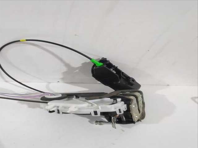 Foto 3ª: Cerradura Puerta Trasera Derecha Toyota Yaris ACTIVE 112CV 82KW [2NRFKE] (2017)
