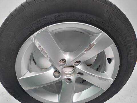 Foto 3ª: LLanta Chapa Volkswagen Passat ADVANCE BLUEMOTION 105CV [CAYC] (2010)