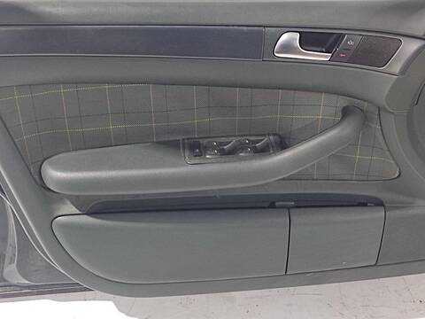 Foto 3ª: Puerta Delantera Izquierda Audi A6 2.5 TDI QUATTRO AUT. 180CV [BAU] (2001)