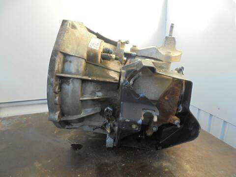 Foto 4ª: Caja Cambios Ford Fiesta AMBIENTE 68CV 50KW [F6JA] (2004)