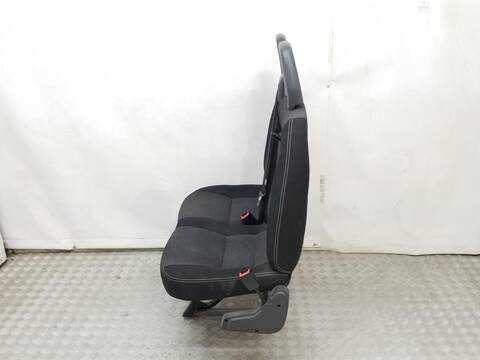 Foto 3ª: Asiento Delantero Derecho Fiat Ducato 130 RS 3450 MM) L2H1) [F1AE3481D] (2013)