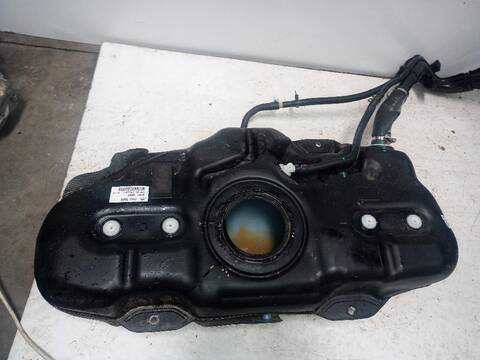 Foto 2ª: Deposito de Combustible Hyundai i20 ESSENCE MILD-HYBRID 100CV [G3LF  G3LE] (2020)